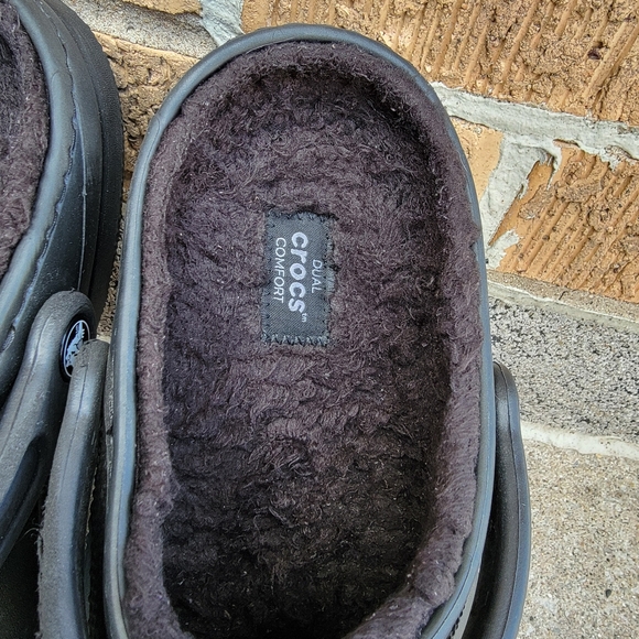 Crocs Black Faux Fur Lined Clogs Mens 6/Womens 8 - Picture 14 of 16